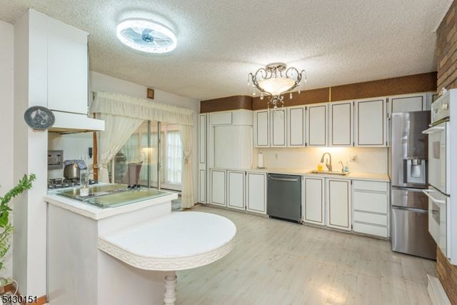 82 Highland Ave, Riverdale Boro, NJ 07457