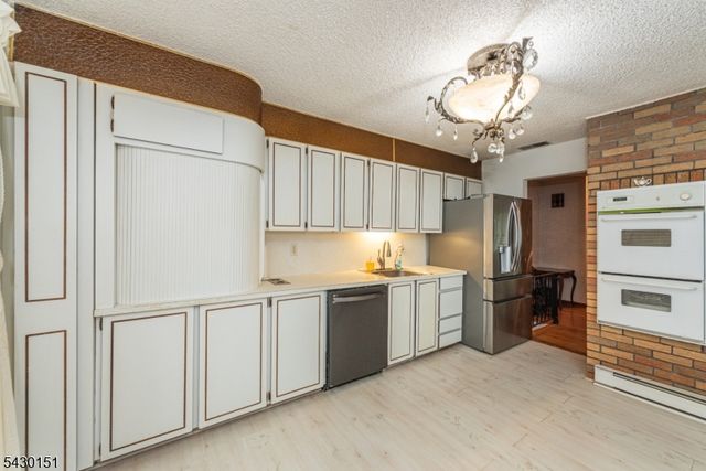 82 Highland Ave, Riverdale Boro, NJ 07457