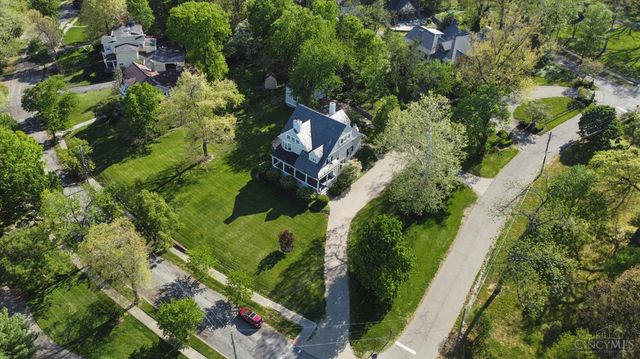 835 Ivy Avenue, Glendale, OH 45246