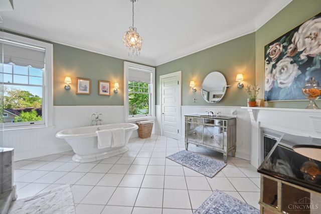 835 Ivy Avenue, Glendale, OH 45246