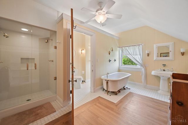 835 Ivy Avenue, Glendale, OH 45246