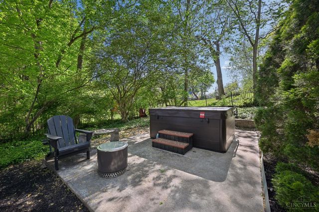 835 Ivy Avenue, Glendale, OH 45246