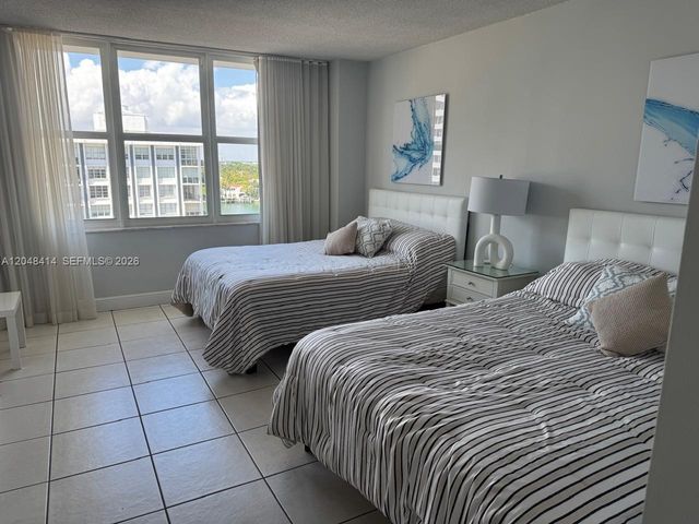 5601 Collins Avenue 823, Miami Beach, FL 33140