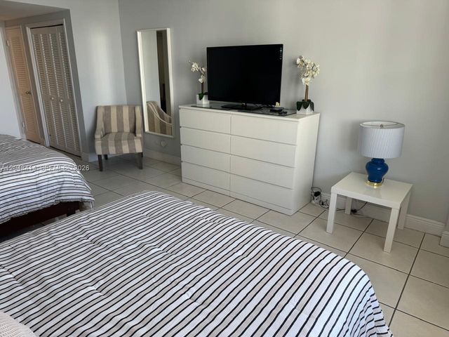 5601 Collins Avenue 823, Miami Beach, FL 33140