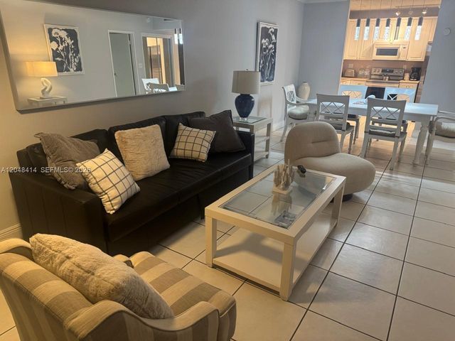 5601 Collins Avenue 823, Miami Beach, FL 33140