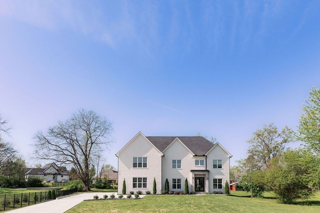 3038 Lakeshore Dr, Old Hickory, TN 37138