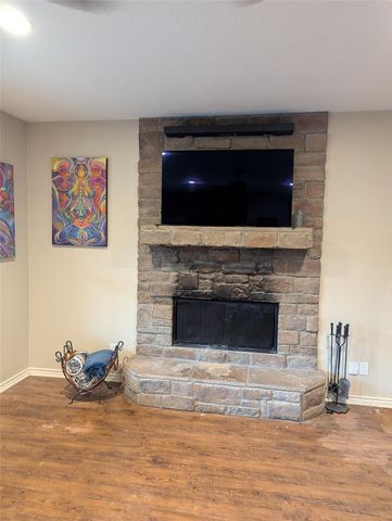 80 Hunters Creek Drive, Huntsville, TX 77340