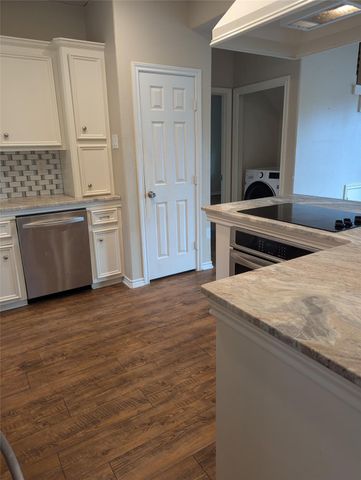 80 Hunters Creek Drive, Huntsville, TX 77340