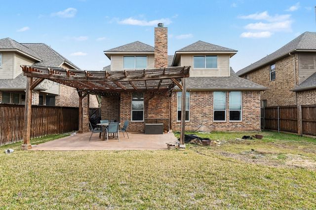 3153 Well Springs Drive, Fort Worth, TX 76053