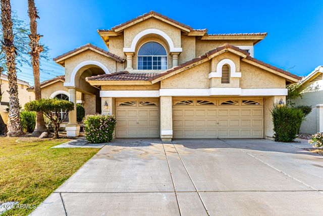 2042 E DIAS Drive, Gilbert, AZ 85234