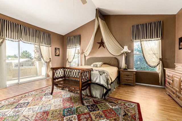 2042 E DIAS Drive, Gilbert, AZ 85234