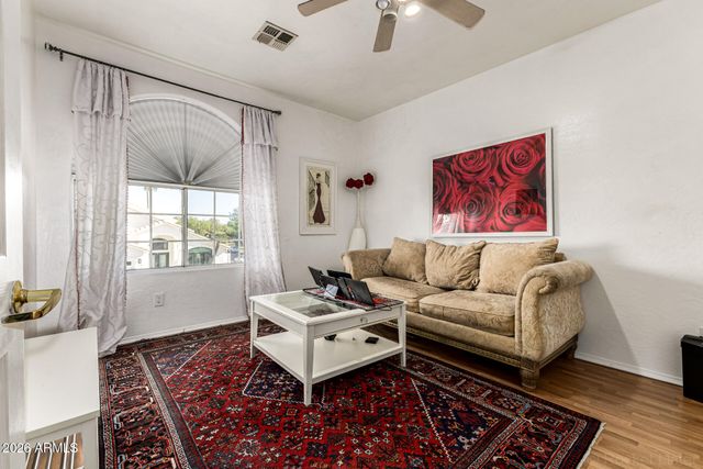 2042 E DIAS Drive, Gilbert, AZ 85234