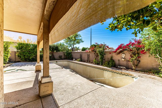 2042 E DIAS Drive, Gilbert, AZ 85234