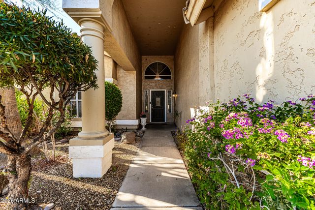 2042 E DIAS Drive, Gilbert, AZ 85234