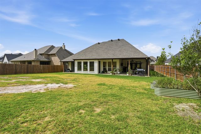 1304 Crown Valley Drive, Weatherford, TX 76087