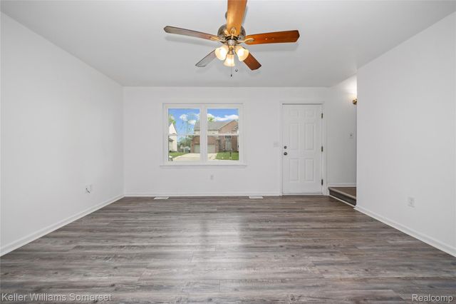 90 Tacoma Drive, Troy, MI 48084