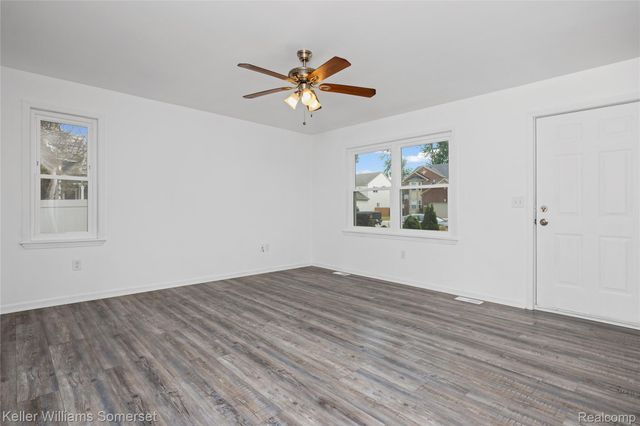 90 Tacoma Drive, Troy, MI 48084