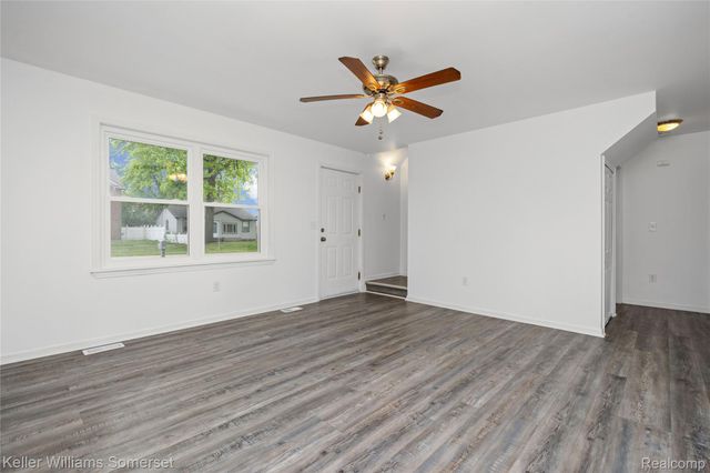 90 Tacoma Drive, Troy, MI 48084