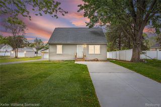 90 Tacoma Drive, Troy, MI 48084