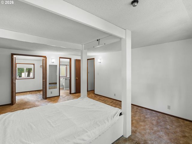 332 VINE St, Oregon City, OR 97045