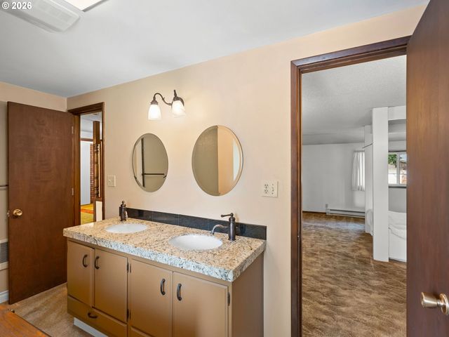 332 VINE St, Oregon City, OR 97045