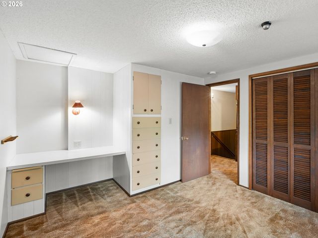 332 VINE St, Oregon City, OR 97045
