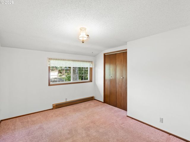 332 VINE St, Oregon City, OR 97045
