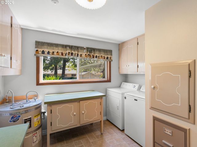 332 VINE St, Oregon City, OR 97045