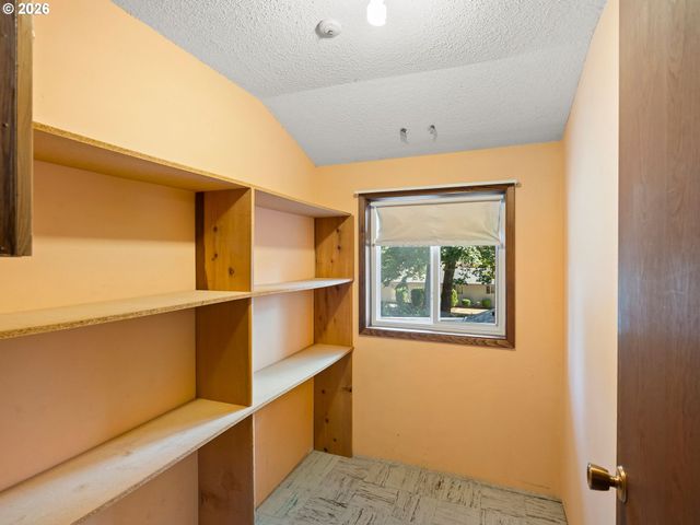 332 VINE St, Oregon City, OR 97045