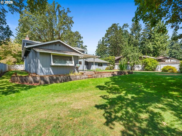 332 VINE St, Oregon City, OR 97045