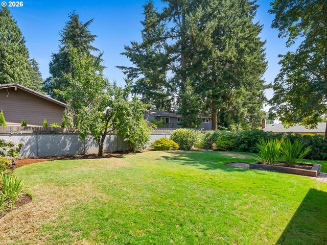 332 VINE St, Oregon City, OR 97045