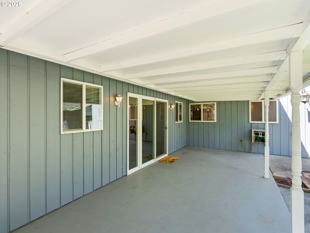332 VINE St, Oregon City, OR 97045