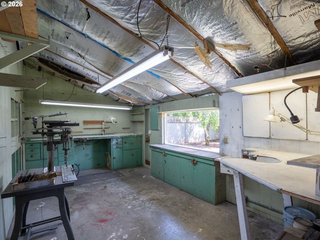 332 VINE St, Oregon City, OR 97045