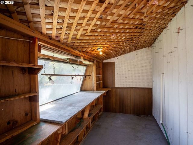 332 VINE St, Oregon City, OR 97045