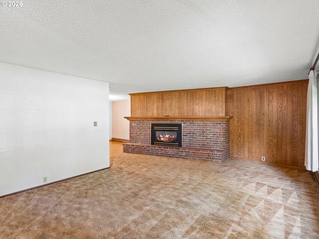 332 VINE St, Oregon City, OR 97045
