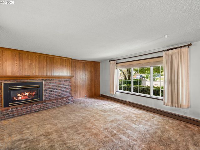 332 VINE St, Oregon City, OR 97045
