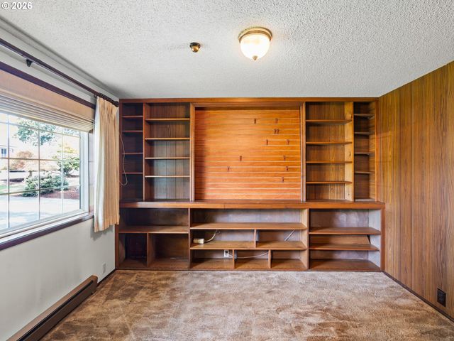 332 VINE St, Oregon City, OR 97045