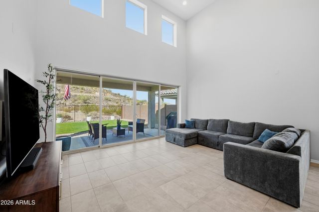 1405 W FLINTLOCK Drive, San Tan Valley, AZ 85144