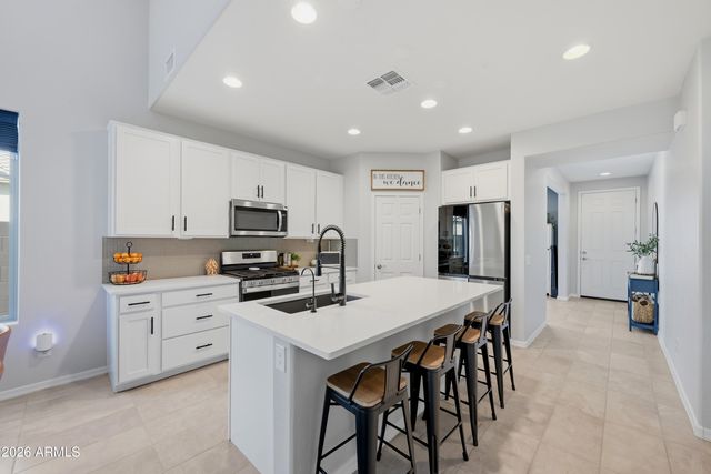 1405 W FLINTLOCK Drive, San Tan Valley, AZ 85144