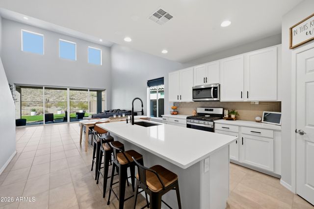 1405 W FLINTLOCK Drive, San Tan Valley, AZ 85144