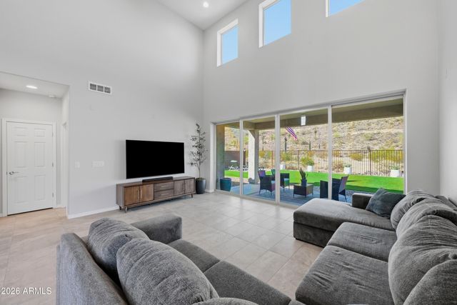 1405 W FLINTLOCK Drive, San Tan Valley, AZ 85144