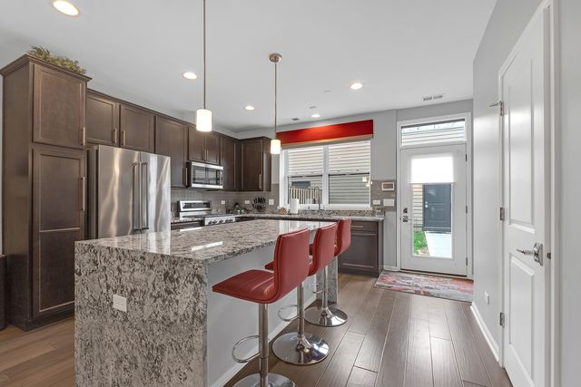 3117 N Karlov Avenue, Chicago, IL 60641