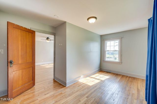 315 Paddle Creek Road, Bristol, TN 37620
