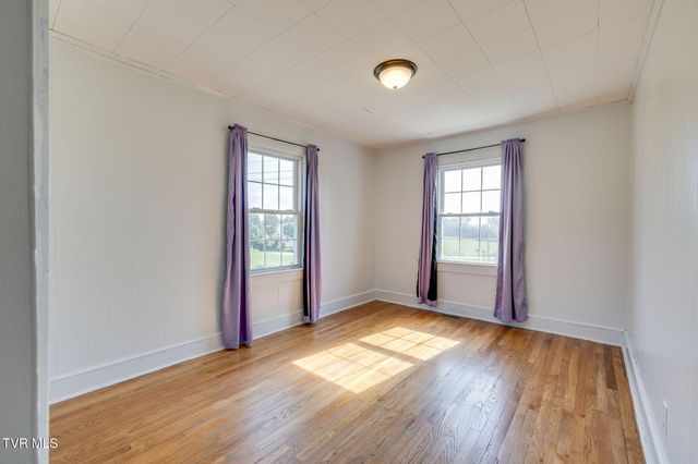 315 Paddle Creek Road, Bristol, TN 37620