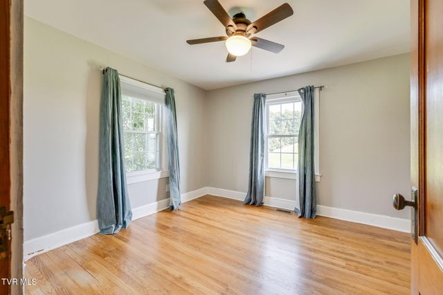 315 Paddle Creek Road, Bristol, TN 37620
