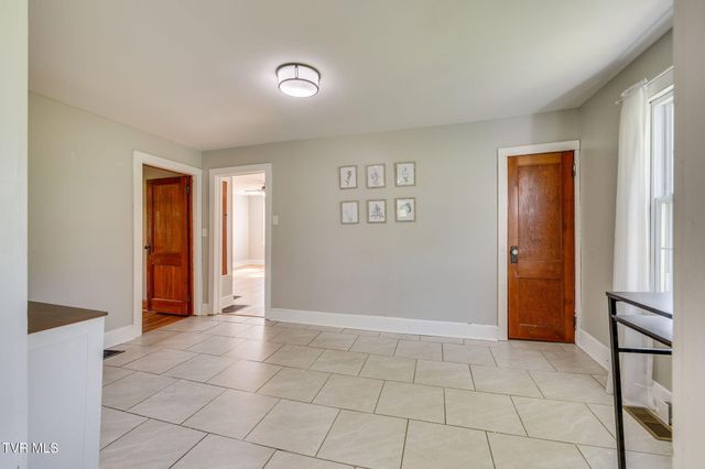 315 Paddle Creek Road, Bristol, TN 37620