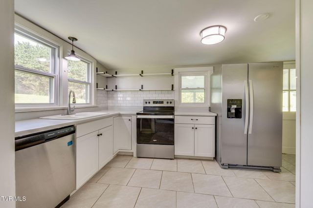 315 Paddle Creek Road, Bristol, TN 37620