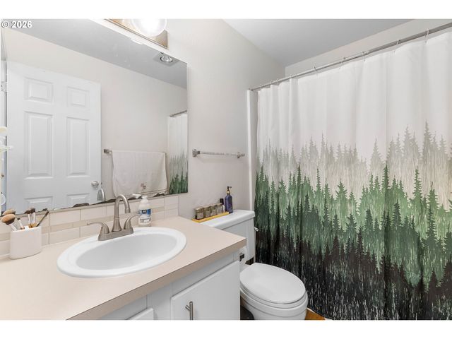 3882 BOTTICELLI St, Lake Oswego, OR 97035