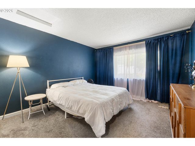 3882 BOTTICELLI St, Lake Oswego, OR 97035