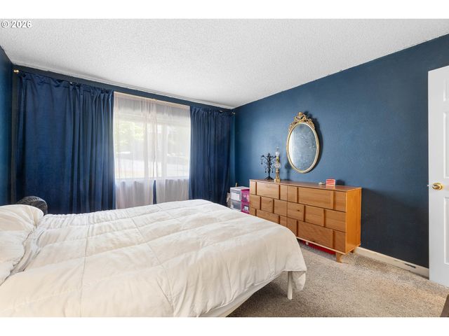 3882 BOTTICELLI St, Lake Oswego, OR 97035